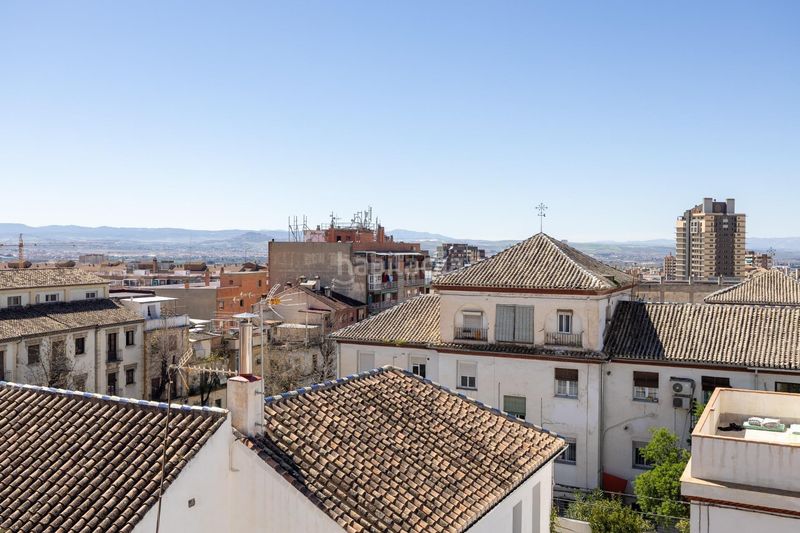 Foto e5e5aba1-ccdf-4b98-b8da-5bd48bb2b047. Casa adosada en avenida de murcia 15 espectacular casa unifamiliar en recinto cerrado capital en Granada