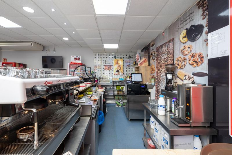 Foto 09ee57f8-fe6d-4175-98fd-47973f6185d9. Edifici a San Matías - Realejo Granada