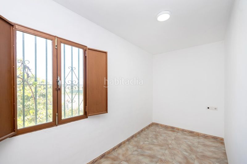 Foto 530449d6-26cc-48ba-853e-362154f62f75. Masia amb aparcament a Poniente Armilla