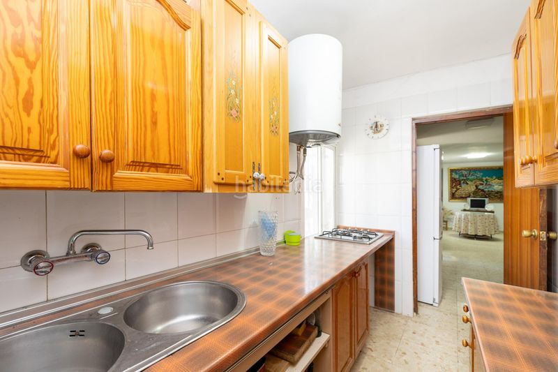 Foto 87ff0a6d-0aa7-4175-bb76-a8cf334fb0b1. Masia amb aparcament a Poniente Armilla