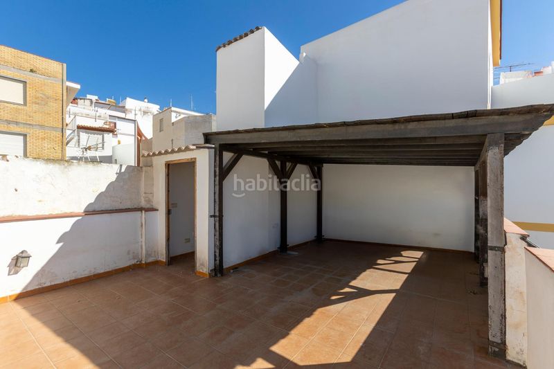 Foto 1707ab59-93b1-4e41-9071-408adefe79cf. Casa en calle de santa isabel 22 magnífica casa corazón 7hbt 3 baños...a 5 minutos de la playa en Almuñécar
