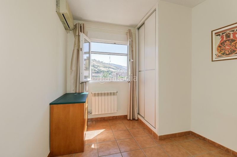 Foto b5a7a6bb-8b9f-4048-8662-2d6671da930d. Casa adosada en calle santo sepulcro de la quinta 26 magnífico adosado con apartamento independiente en Bola de Oro, en Granada