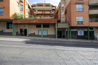 Local Comercial a Avenida de Santa María de la Alhambra