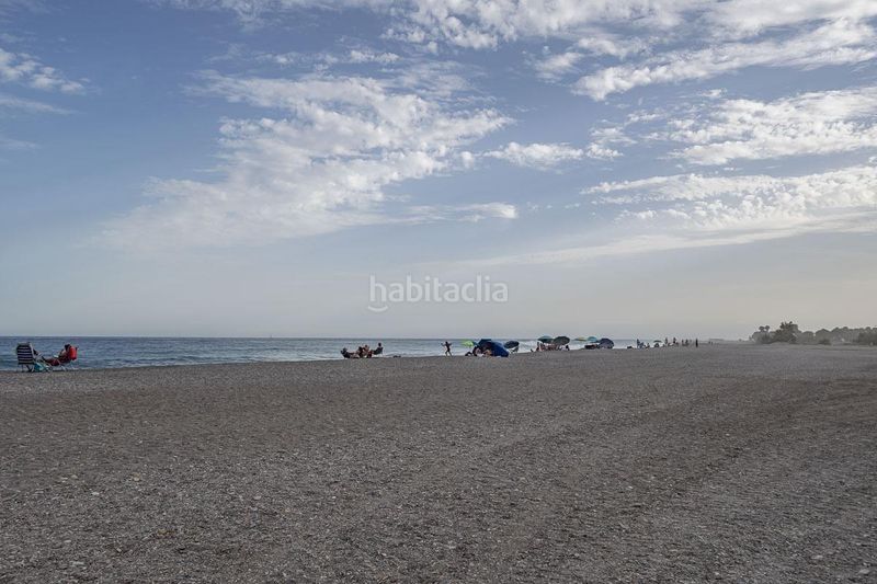 Foto edd7b15f-f321-4995-879f-a62961bb85a1. Pis amb calefacció aparcament piscina a Playa de Granada Motril