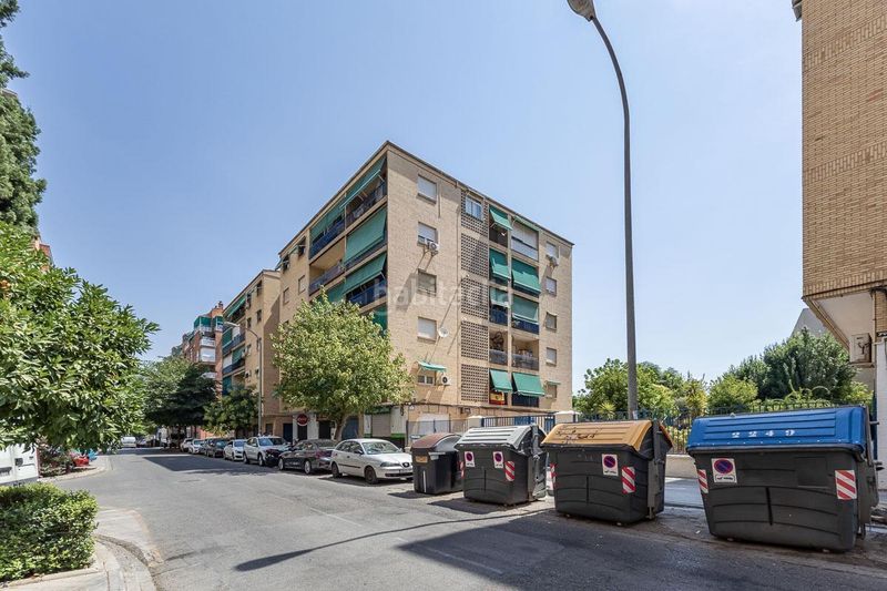 Foto e510e825-bf54-4805-a195-bb9705d4e667. Pis amb calefacció aparcament a Cervantes Granada