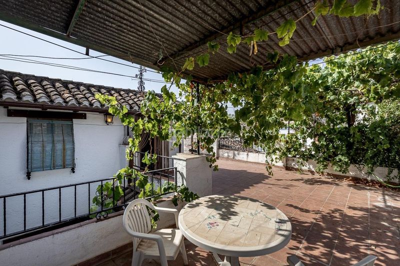 Foto c4fd9694-f2db-48a4-9efe-90003845ea18. Casa amb aparcament a Barrio de Albaicín Granada