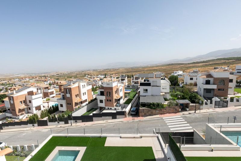 Foto 38deeb3d-1a76-4f83-8ba5-2526f4c2475f. Xalet amb calefacció aparcament piscina a Dílar