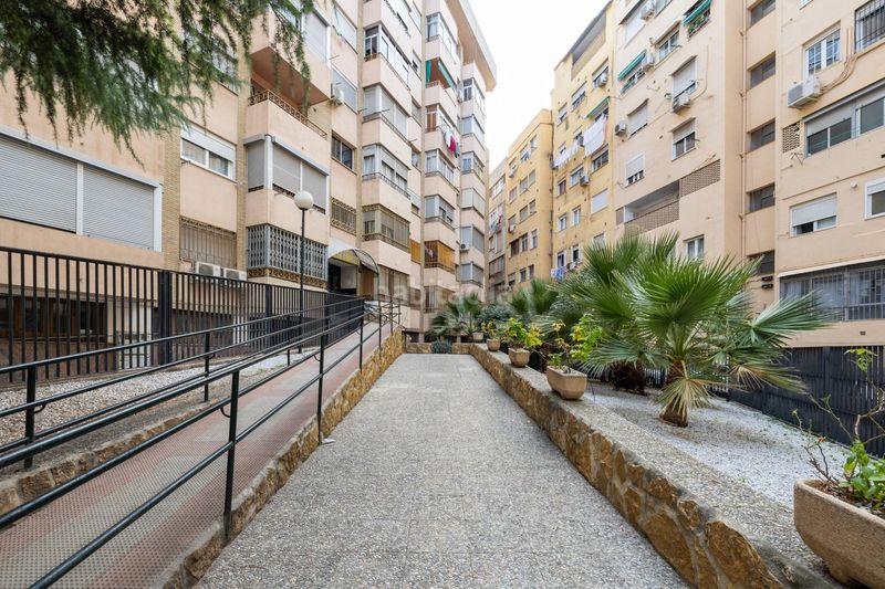 Foto 1f960674-5d74-4d49-966f-350339331907. Piso  de 1 dormitorio con terraza y excelente ubicación junto al mercadona en Granada