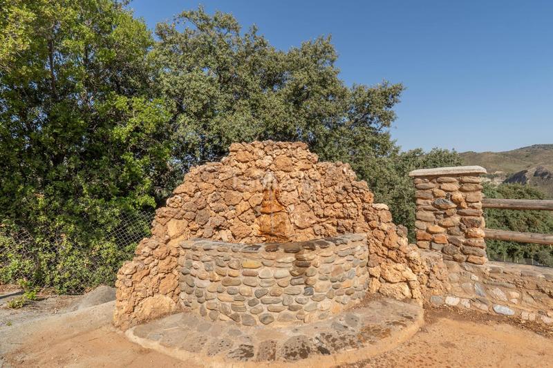 Foto a4064700-1d97-489b-a935-c58b7fff556d. Finca rústica a Dúdar