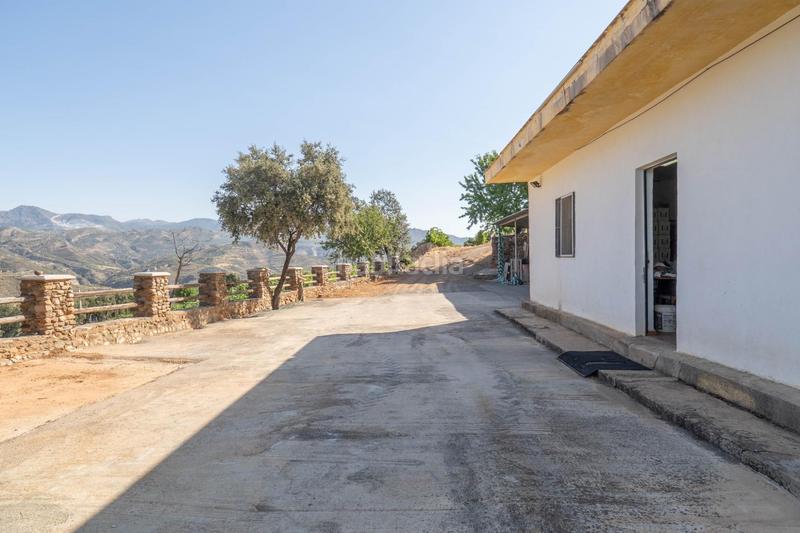 Foto f5f63bea-53d3-4d27-bb9c-c6149202f42c. Finca rústica a Dúdar