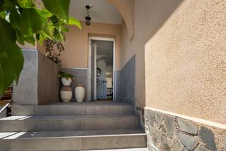 Xalet a Calle tirso de molina 14. Descubre tu villa de lujo en otura! chalet independiente con pis
