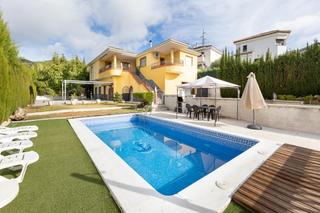 Casa  Calle de las piedras. Pedazo de chalet en huetor santillan!!!!