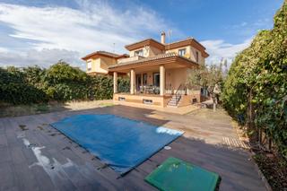 Chalet  Paseo tilos. Estupenda vivienda en urb. los chopos de las gabias