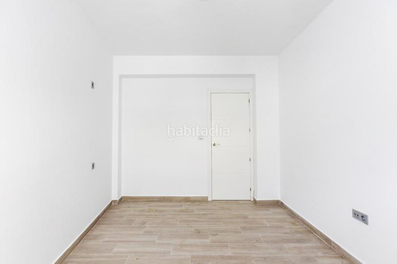 Foto fc243e3c-6dea-4b30-8e4c-178d357aba9c. Appartamento in calle manuel de falla 9 in Centro Salobreña