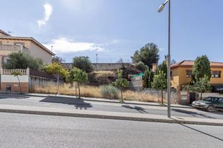 Terreny residencial  Calle de kenia. Solar en huetor vega