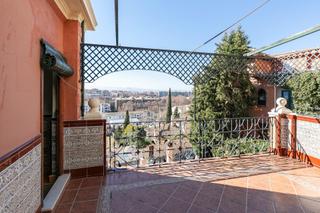 Haus  Paseo de las palmas. Casa en paseo de las palmas  familia o inversores