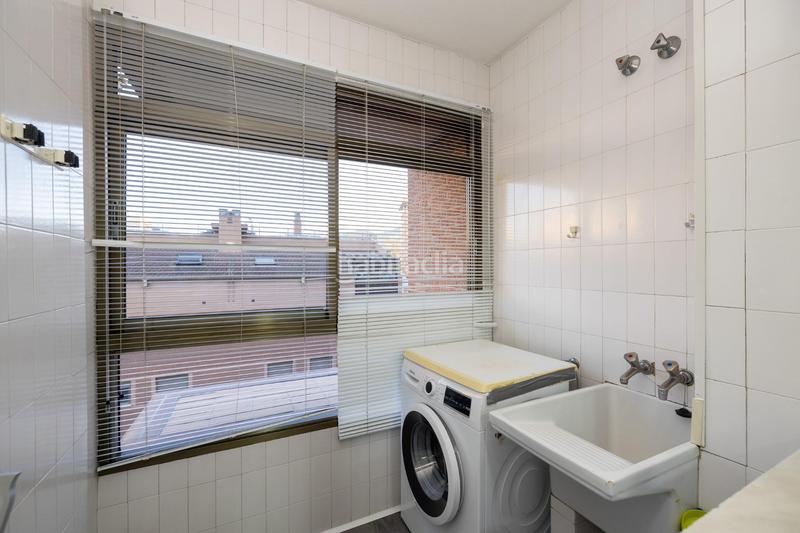 Foto 4340a1a3-d375-430c-aee6-ef9b7a19e2d4. Piso preciosa vivienda con terraza en constitución en Granada