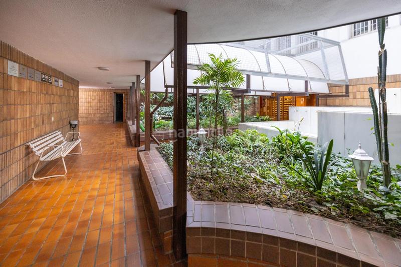 Foto a8d37162-7fad-4d8c-8570-87ee3d76ba89. Piso preciosa vivienda con terraza en constitución en Granada