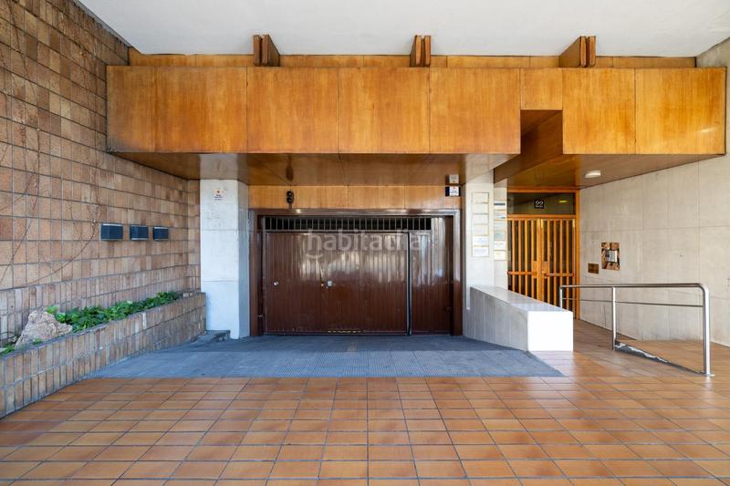 Foto cc89a5e6-ef3a-4659-a04f-d7cdadad632d. Piso preciosa vivienda con terraza en constitución en Granada