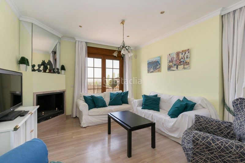 Foto de15afaa-9209-4949-bc1e-6fcd8e7888c8. Casa amb calefacció aparcament piscina a Huétor Vega