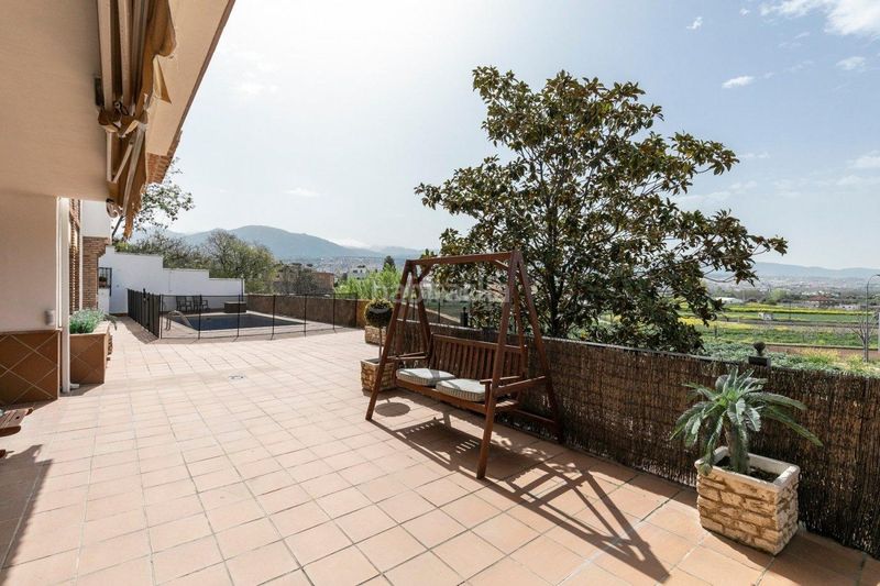 Foto feceac96-f86e-4a86-ba89-052a15939c4c. Casa amb calefacció aparcament piscina a Huétor Vega