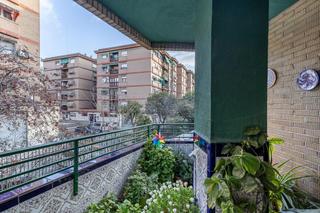 Appartement à Carretera de malaga 107. Amplio piso en carretera de málaga
