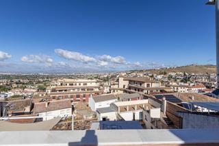 Casa a Barrio de la Vega. Casa en la parte baja de barrio de monachil