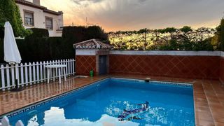 Chalet  Calle tirso de molina. Magnifico chalet en venta en la zubia