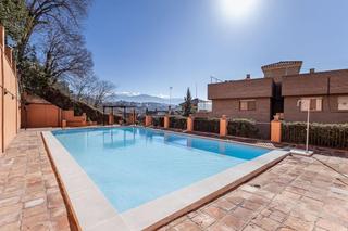Appartement  Escoriaza. Exclusivo piso con jardín privado en una de las mejores urbaniza