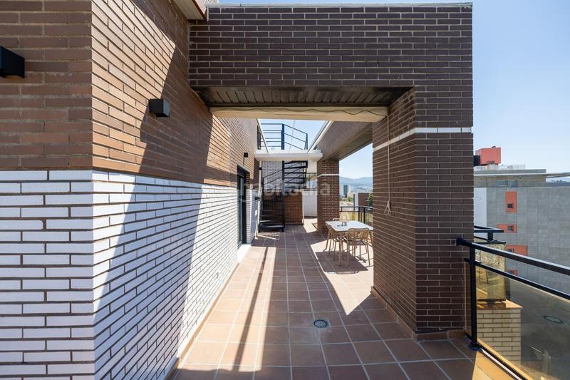 Foto 63bed845-0250-4763-b02e-bd7479685b5b. Ático  dúplex de ensueño un oasis con terraza privada y piscina! en Armilla