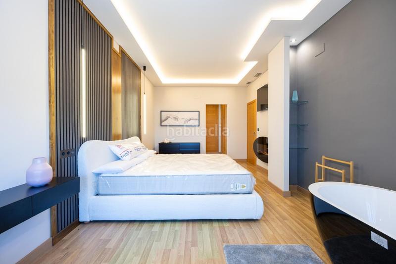 Foto b15de382-af2e-40e6-afa9-d94da561923a. Ático  dúplex de ensueño un oasis con terraza privada y piscina! en Armilla