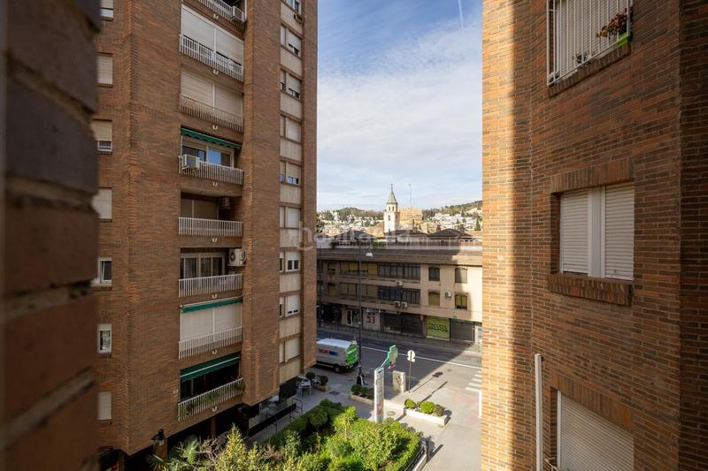 Foto 6db9bedb-7b97-47b5-a4e3-e0527f4a3c27. Piso  con ubicación privilegiada junto a carrera de la virgen en Granada