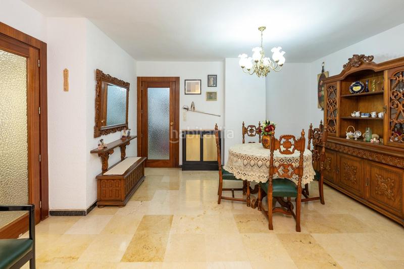 Foto 870e033d-ddd3-474c-9697-c122bd77f638. Piso  con ubicación privilegiada junto a carrera de la virgen en Granada