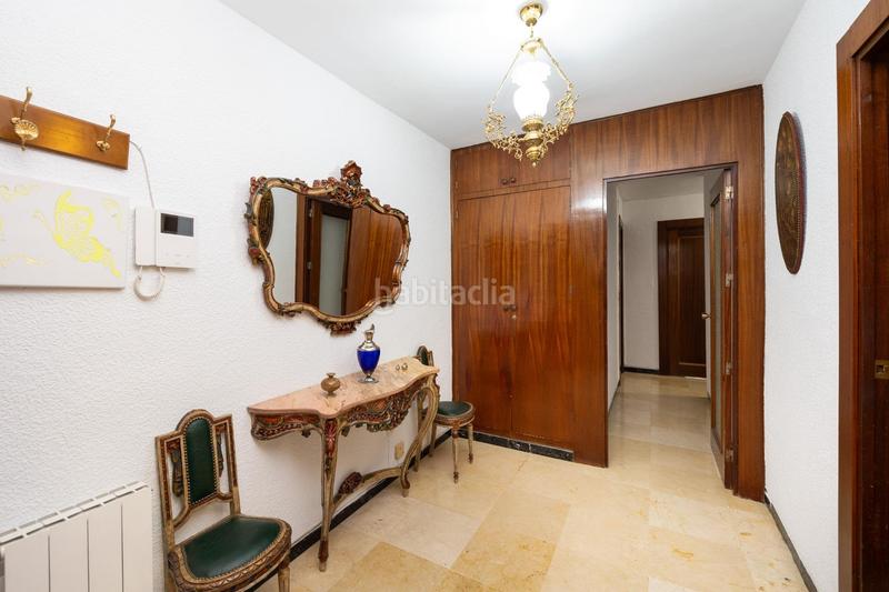Foto 998ffe4d-669d-45d0-8575-ce771a760e8f. Piso  con ubicación privilegiada junto a carrera de la virgen en Granada