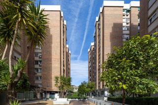 Etagenwohnung  Alminares del genil. Piso con ubicación privilegiada junto a carrera de la virgen