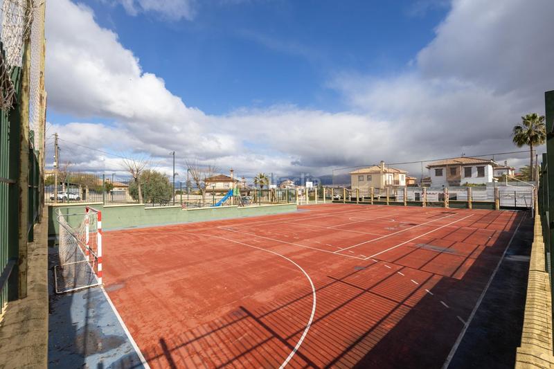Foto 3ed37c65-a781-4018-837f-72661b46d000. Chalet ven a conocer el chalet de tus sueños!!! en Cúllar Vega