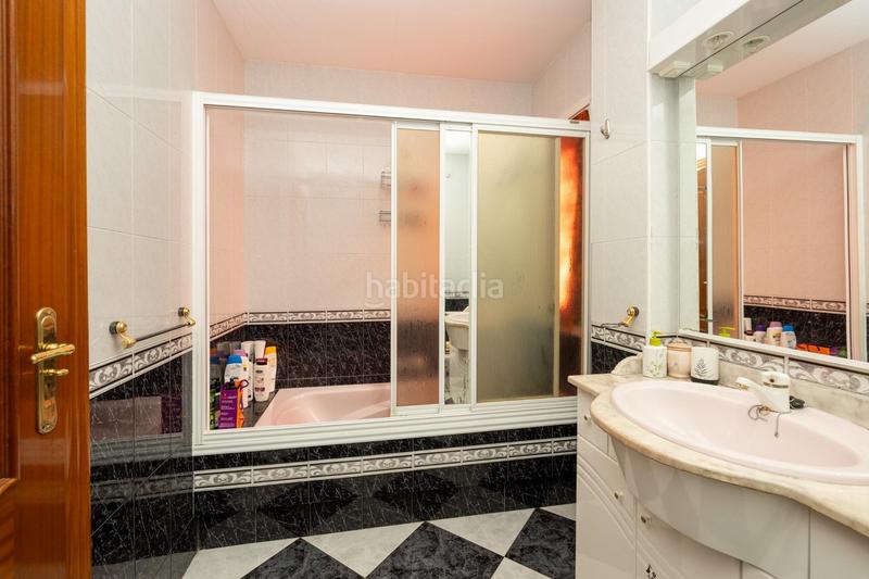Foto 4a94a4ff-870f-4dfa-8630-186b70a27806. Chalet ven a conocer el chalet de tus sueños!!! en Cúllar Vega
