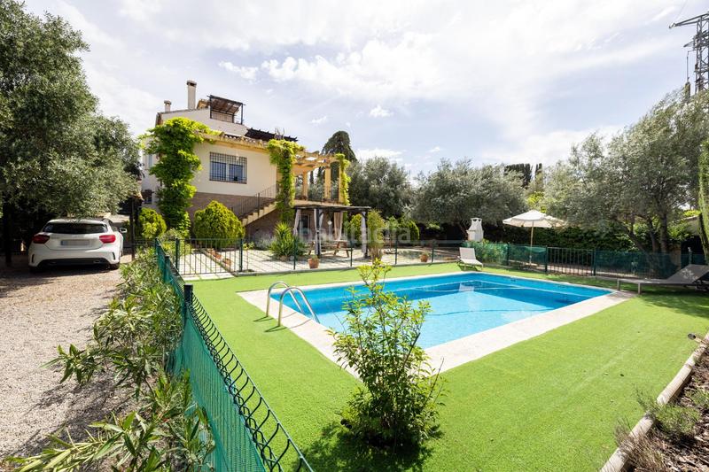 Foto 1097cce3-8a3b-469e-b16f-b8caf6db4dcc. Chalet preciosa vivienda en Albolote