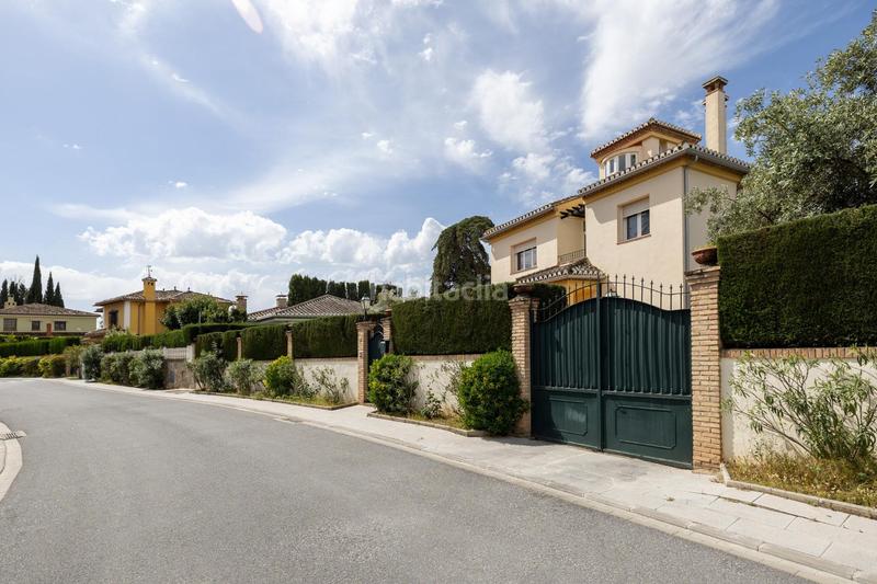 Foto a84e4775-88f4-4092-b03c-c2da52a3dbcc. Chalet preciosa vivienda en Albolote