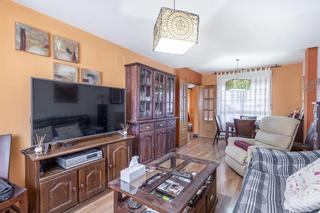 Casa a Calle sierra nevada 75. Vivienda en esquina en la mejor zona de huétor vega!