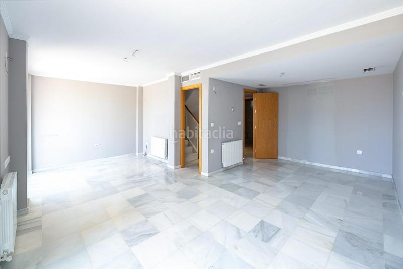 Foto ac9ddd94-4d25-472c-8b82-9b3be4ff8166. Casa bifamiliare con riscaldamento parcheggio piscina in Granada