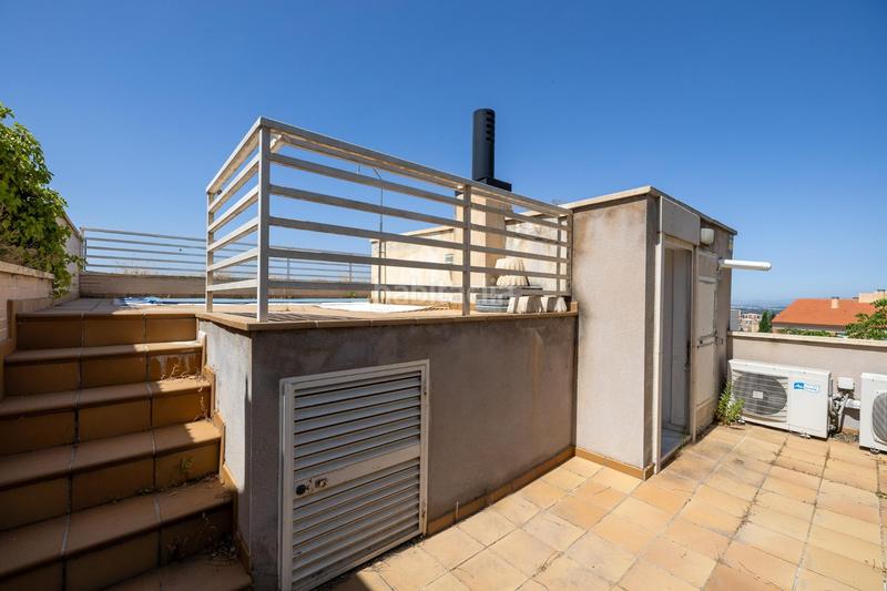 Foto ce875549-0cfa-4edb-a9b5-b01dc54fc9a9. Casa bifamiliare con riscaldamento parcheggio piscina in Granada