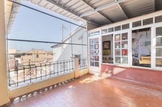 Building in Beteta 36. Edificio en venta completo junto a gran vía bajo albaicín