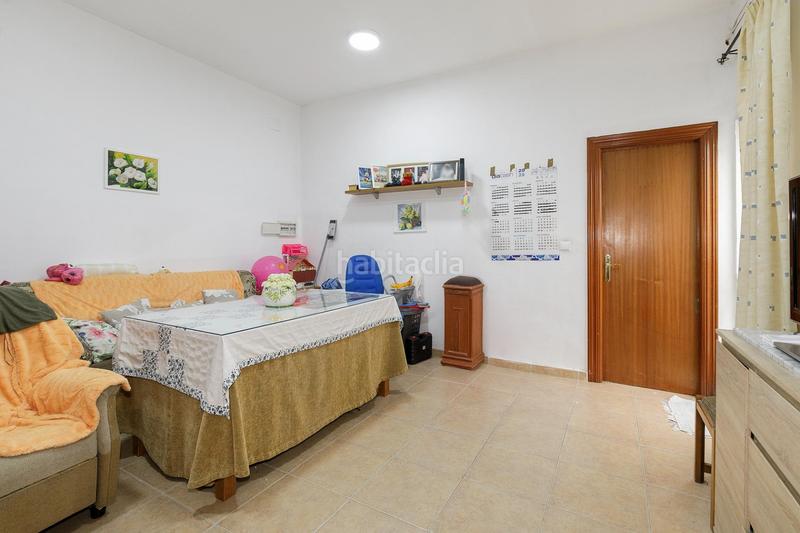 Foto ceb488f0-c6de-4c7a-9ade-d95fcc420a1f. Casa adosada tu nuevo hogar y tu futuro negocio te esperan en el centro en Maracena