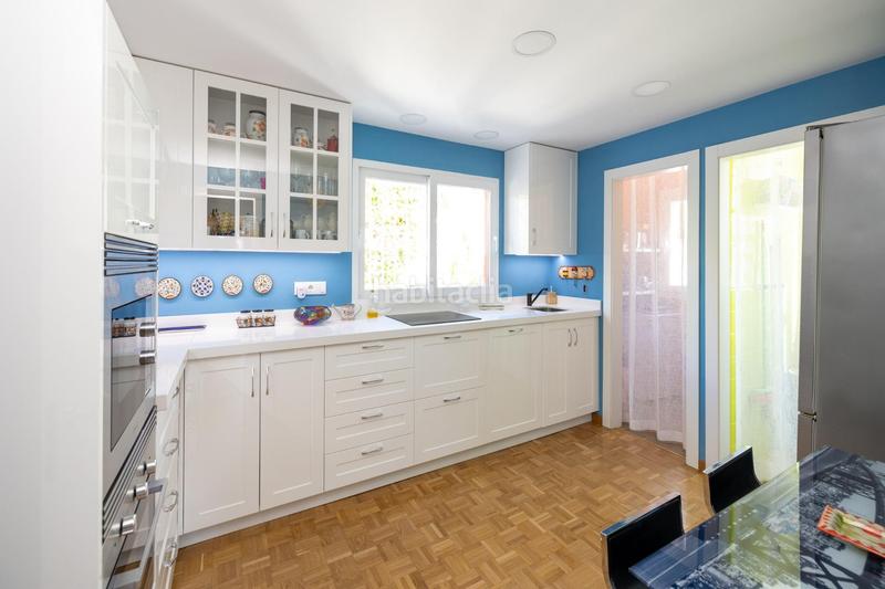 Foto f4550271-36c6-4c21-8817-f814269345f7. Chalet  independiente en urbanización los pinillos en Pinos Genil