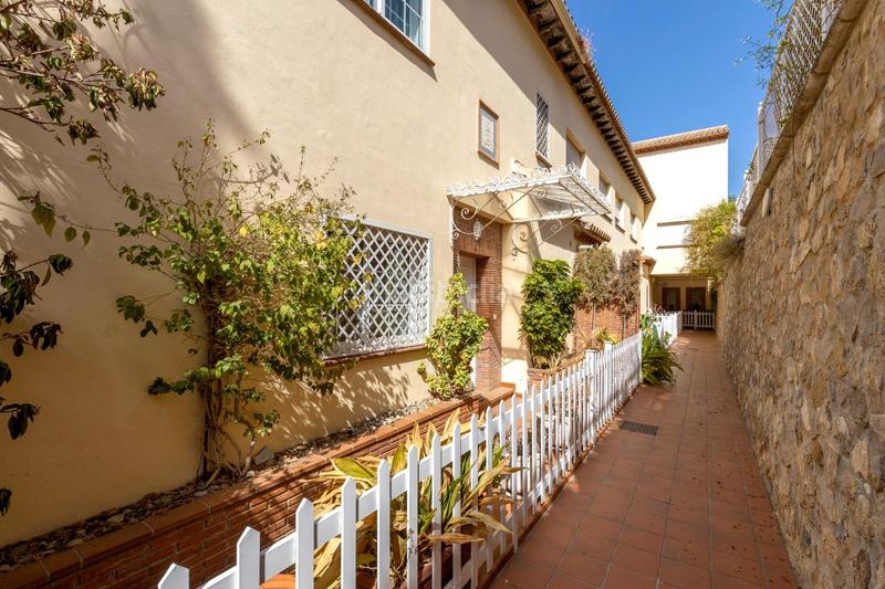 Foto 40056034-422f-4e1b-a685-53a815744873. Reihenhaus mit heizung parking pool in Camino de los Neveros - Serrallo Granada