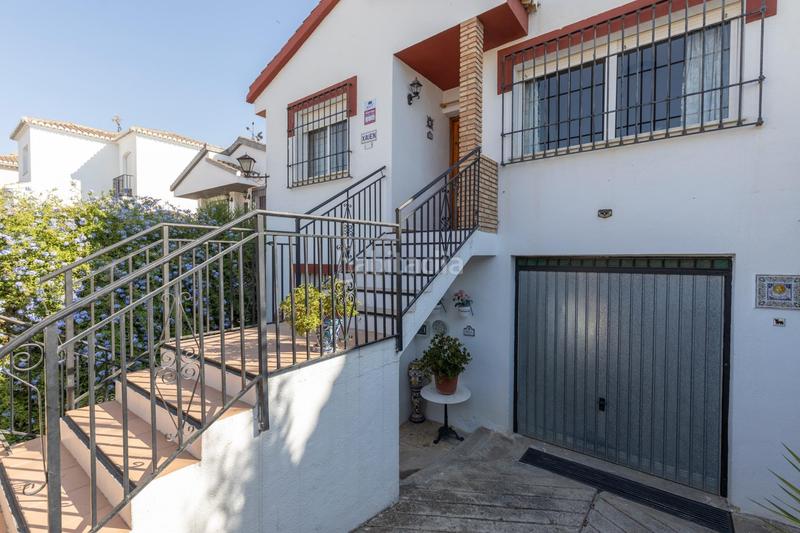 Foto 0d85d172-3547-40f7-8e18-2618fd5805c1. Chalet la vida que te mereces empieza aquí! chalet con piscina y planazos incluidos en Cúllar Vega