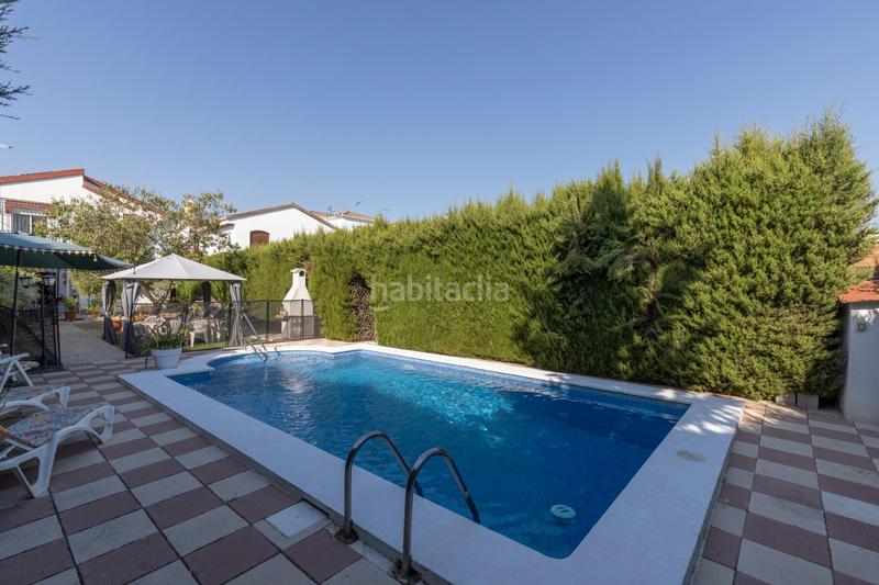 Foto 5a069676-0d07-415d-8d77-cb40b96b34d0. Chalet la vida que te mereces empieza aquí! chalet con piscina y planazos incluidos en Cúllar Vega