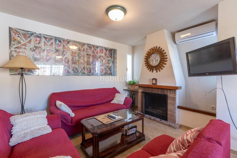 Foto 6067b3e2-2cf7-484b-bb2f-635e99b2d057. Chalet la vida que te mereces empieza aquí! chalet con piscina y planazos incluidos en Cúllar Vega