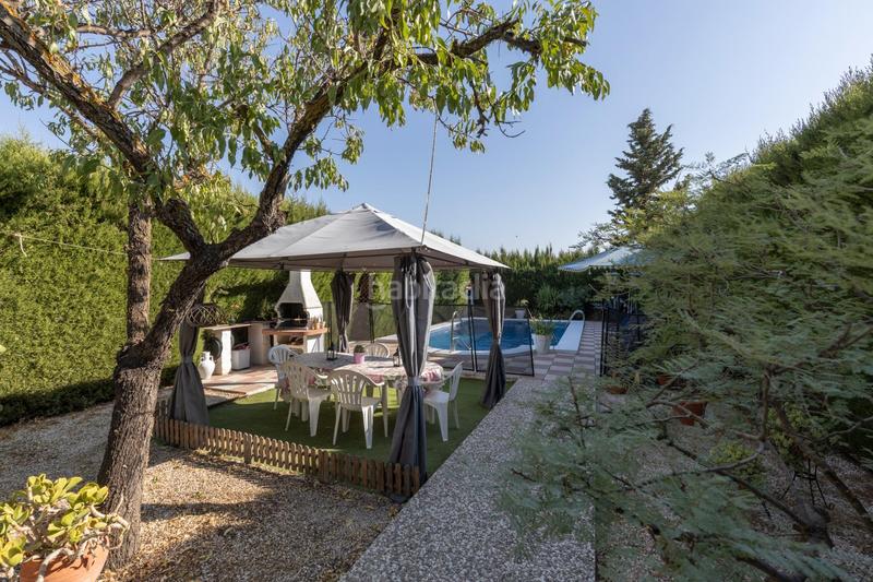 Foto 69441e7b-8104-4255-83a0-995a6d2f41db. Chalet la vida que te mereces empieza aquí! chalet con piscina y planazos incluidos en Cúllar Vega